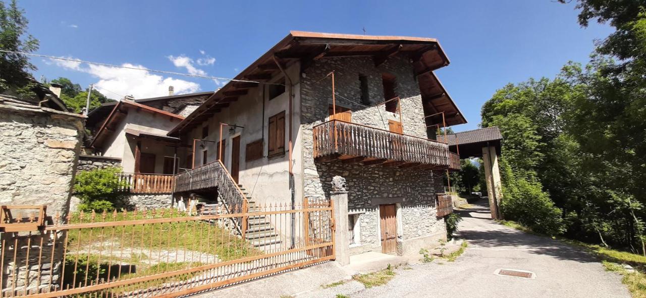 La Casa Del Gigante Frassino Apartment Acceglio Bagian luar foto