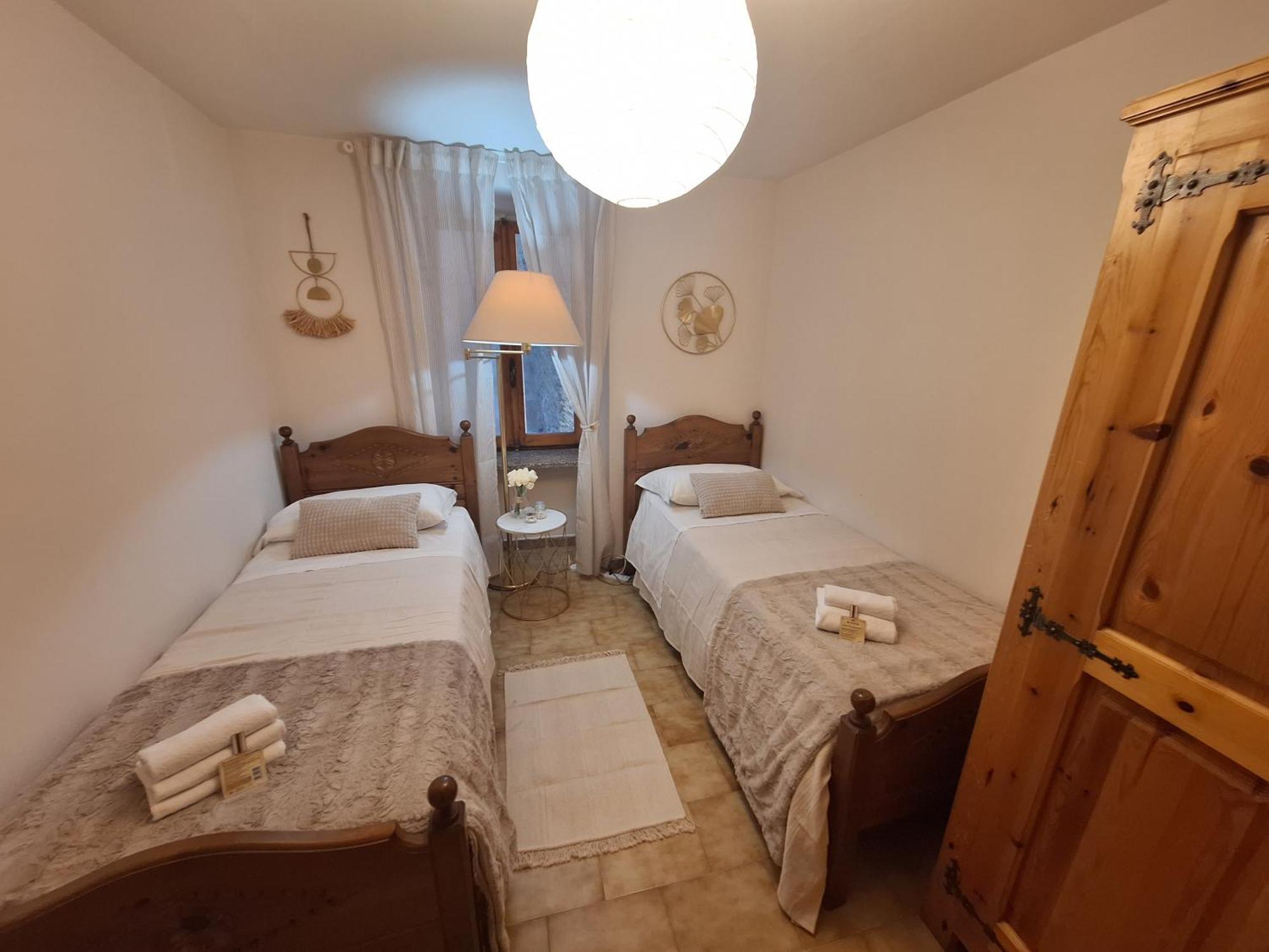 La Casa Del Gigante Frassino Apartment Acceglio Bagian luar foto